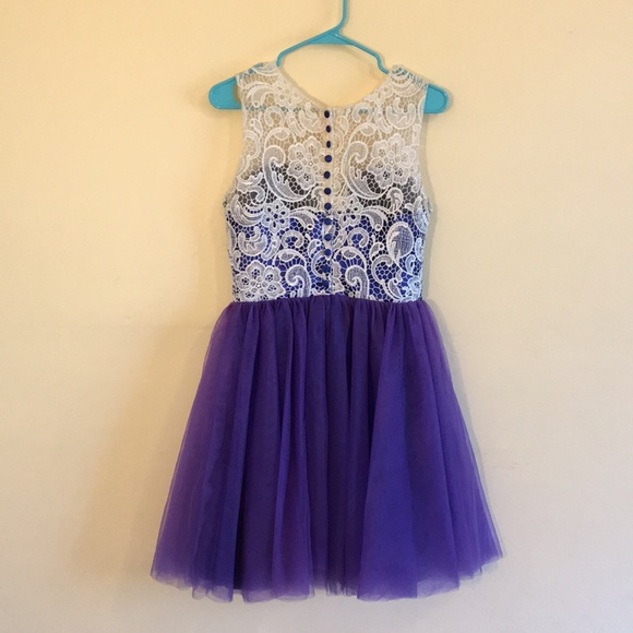 Short Tulle Dress with Lace - Picture 2 of 2